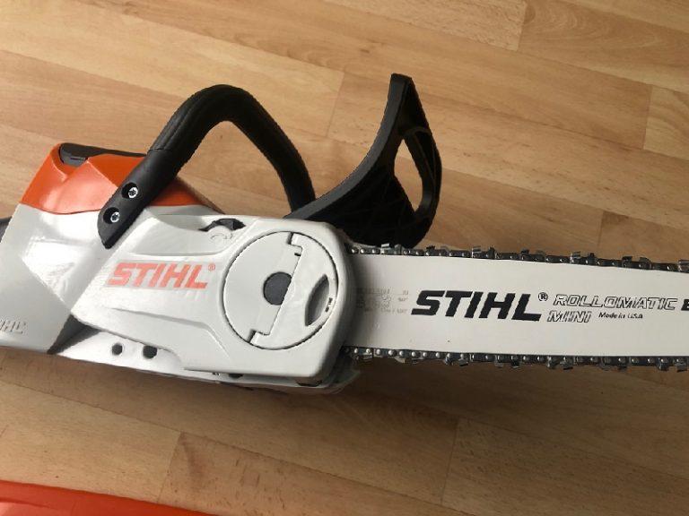 Die Stihl Akku Kettensäge MSA 120 CB im Kettensägen Test